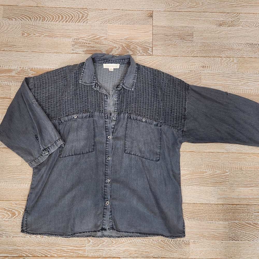 Lovestitch Women's Gray Button-Up Top - Picture 2 of 3